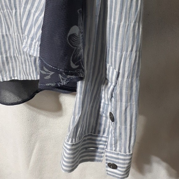 Free People shirt blue and white stripe navy floral top small s summer blouse - Picture 6 of 8